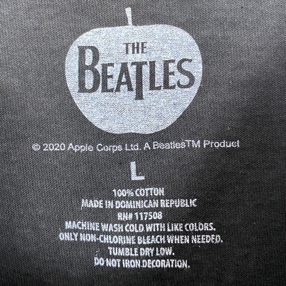 THE BEATLES Graphic Band Tee Cropped Distressed - Picture 5 of 5
